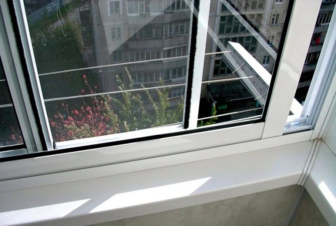 Cum se elimină ferestrele glisante de pe un balcon