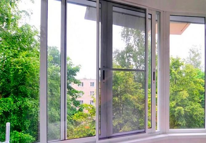 Cum se elimină ferestrele glisante din plastic de pe balcon